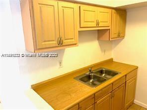 Foto del edificio - 170 SW 11th Ave