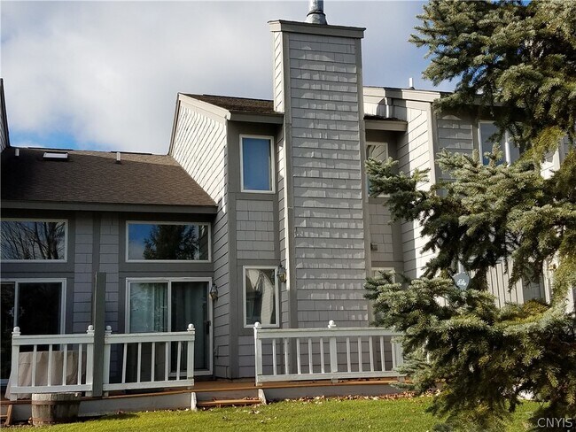 Foto del edificio - 435 Summerhaven Dr N