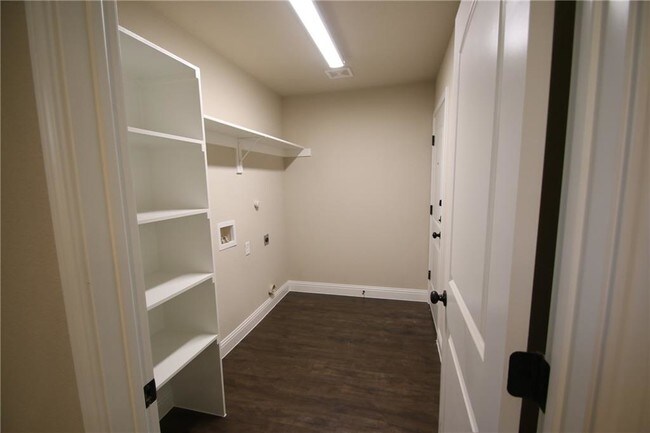 Foto del edificio - 1325 White Sands Dr.