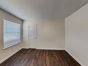 Building Photo - 18011 Shallow Leaf Ln