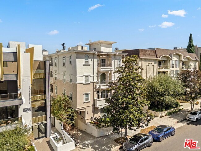 Foto del edificio - 11737 Goshen Ave