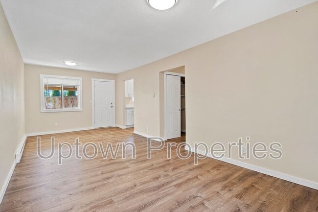 Building Photo - 467 N Adair St
