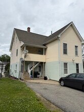 Building Photo - 319 Main St