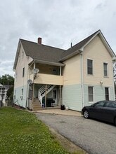 Building Photo - 319 Main St