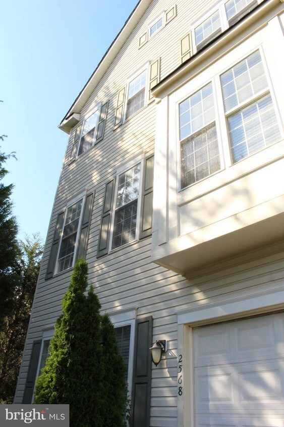 2568 Logan Wood Dr, Herndon, VA 20171 Townhouse for Rent in Herndon