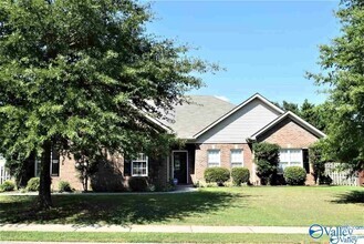 Building Photo - 123 Paul Revere Dr