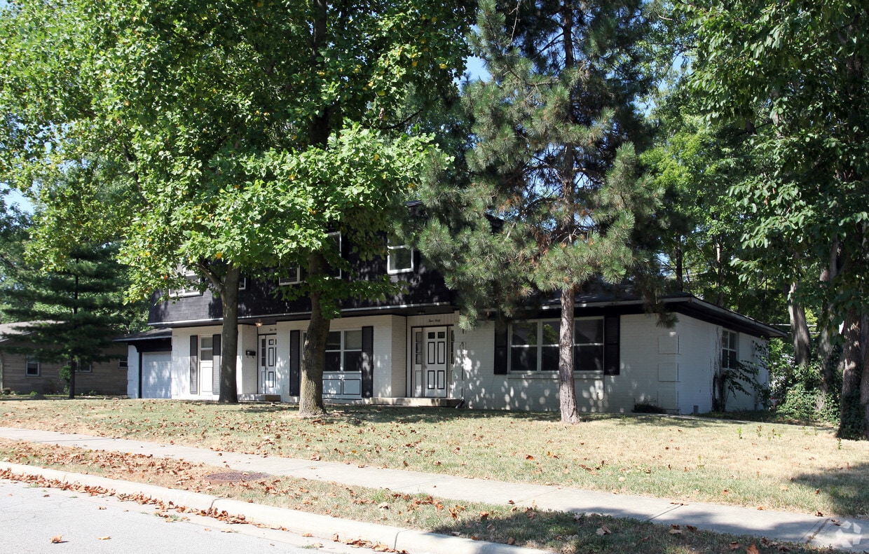 Building Photo - 430-440 1st Ave NE