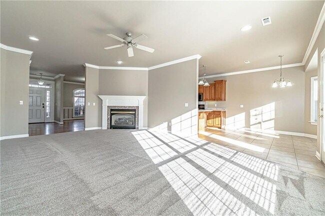 Building Photo - 703 N 28th St