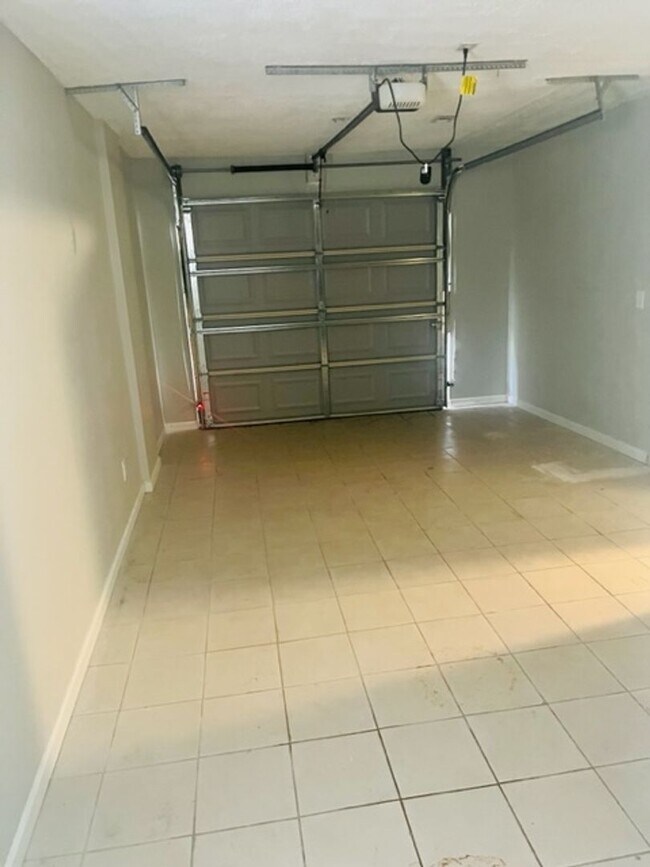 Foto del edificio - 3 BR/2BA | Newly Renovated Single Family Home | 1-Car Covered Parking | Front yard!