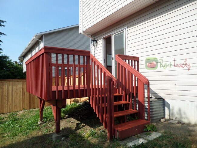 Foto del edificio - Fabulous 2-Bedroom Duplex w/Attached Garag...