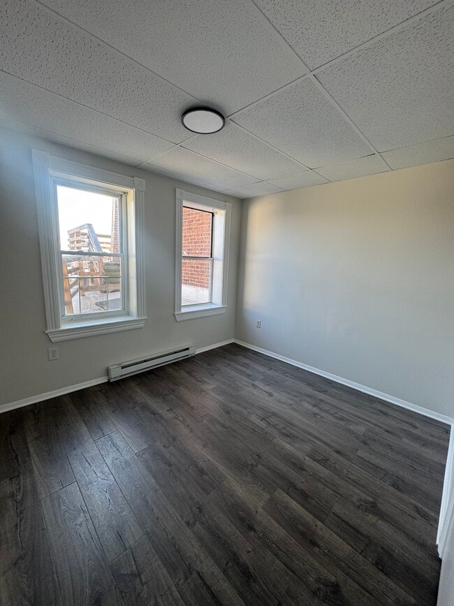 Building Photo - (113) 202/204 N. Potomac (ITM Ventures)