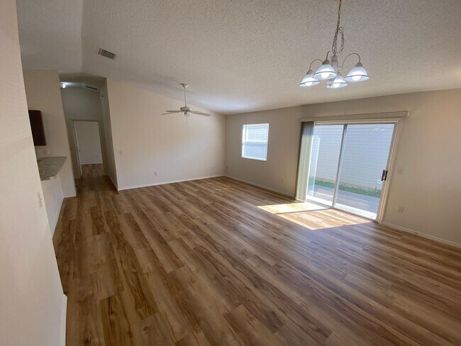 Foto del edificio - Annual Rental  in The Village of Piedmont - Unfurnished  - 2 Bedroom 2 Bath Patio Villa, with pon...