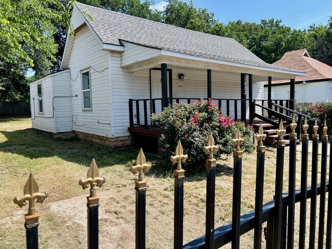 Foto del edificio - 1023 E Haskell St