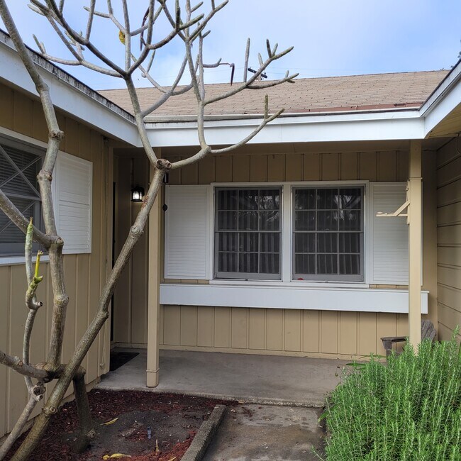 Building Photo - 1853 Volk Ave
