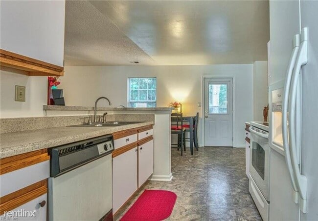 Building Photo - 4 br, 2.5 bath House - 1712 Breezy Pines Ct.
