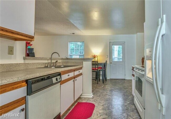 Foto del edificio - 4 br, 2.5 bath House - 1712 Breezy Pines Ct.