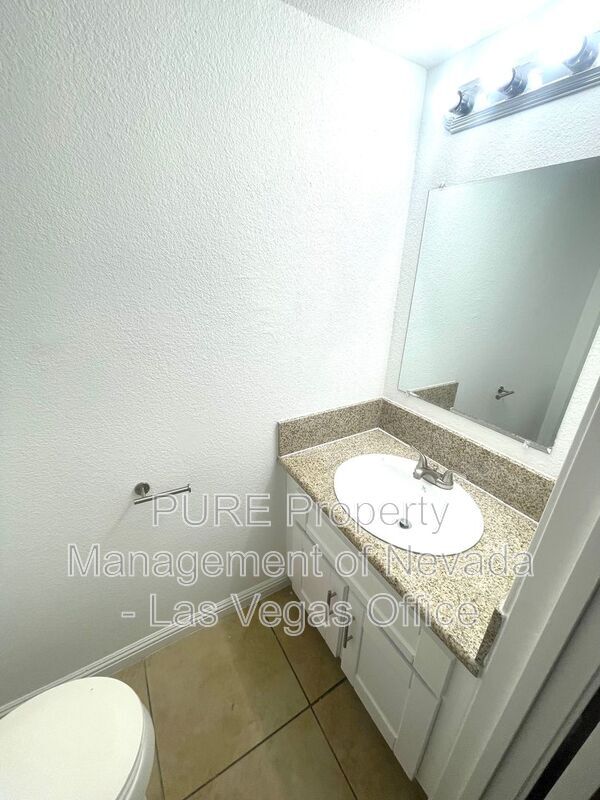 Building Photo - 3512 Rio Robles Dr