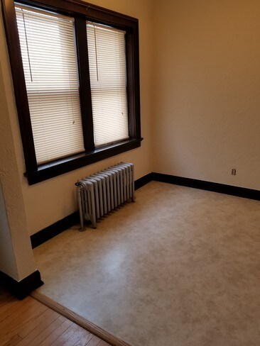 Foto del edificio - 4460 N Oakland Ave