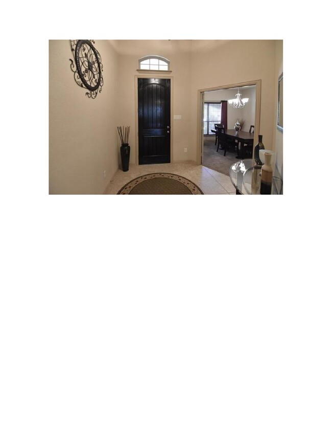 Building Photo - 6809 San Fernando Dr