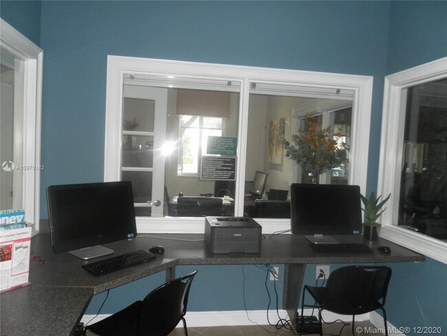 Foto del edificio - 7735 NW 22nd Ave