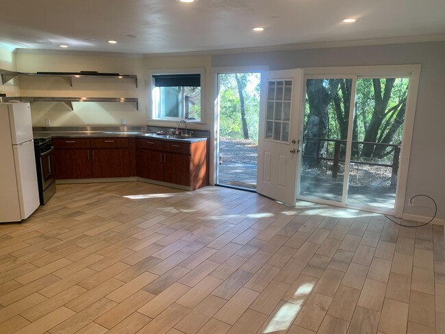 Building Photo - 16731 Madrone Ave