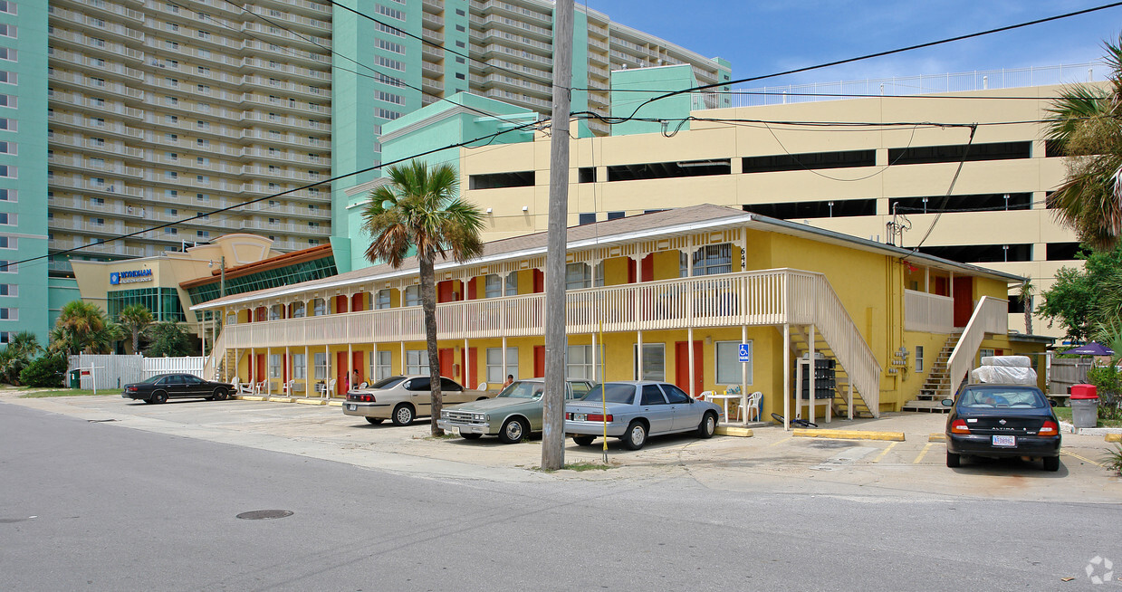 Foto del edificio - Emerald Bay Apartments