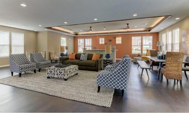 Foto del edificio - 7855 Kitty Hawk Rd