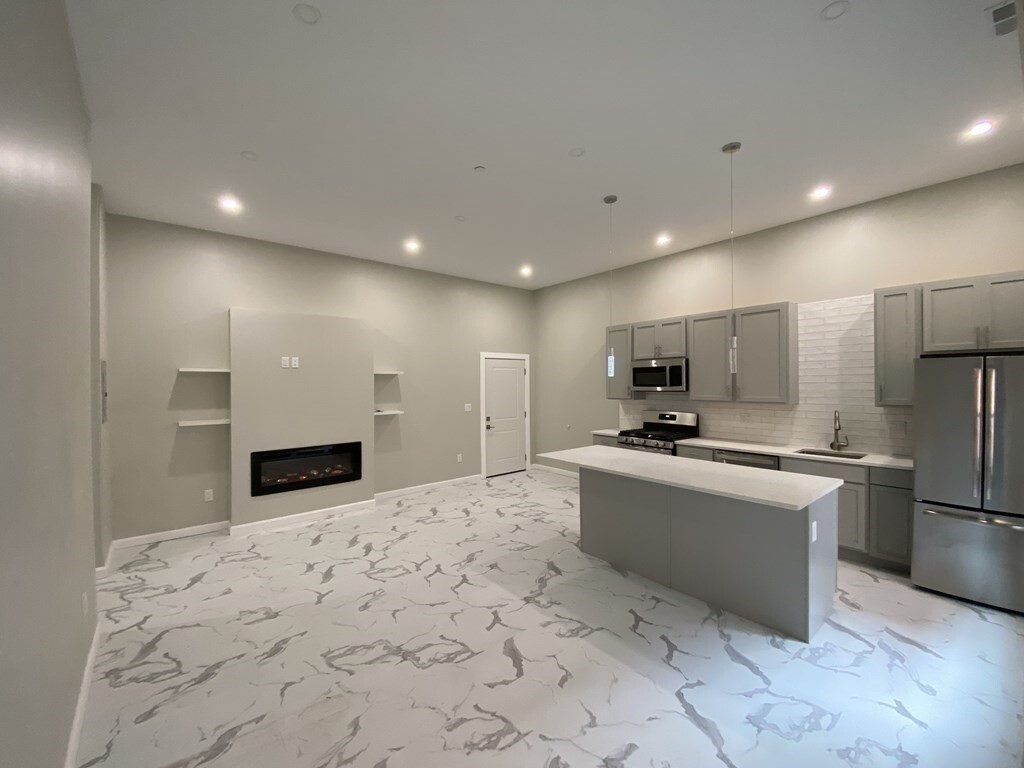 Foto principal - 225-235 Essex St