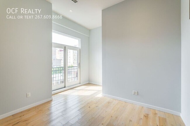 Building Photo - 412 S 13th St