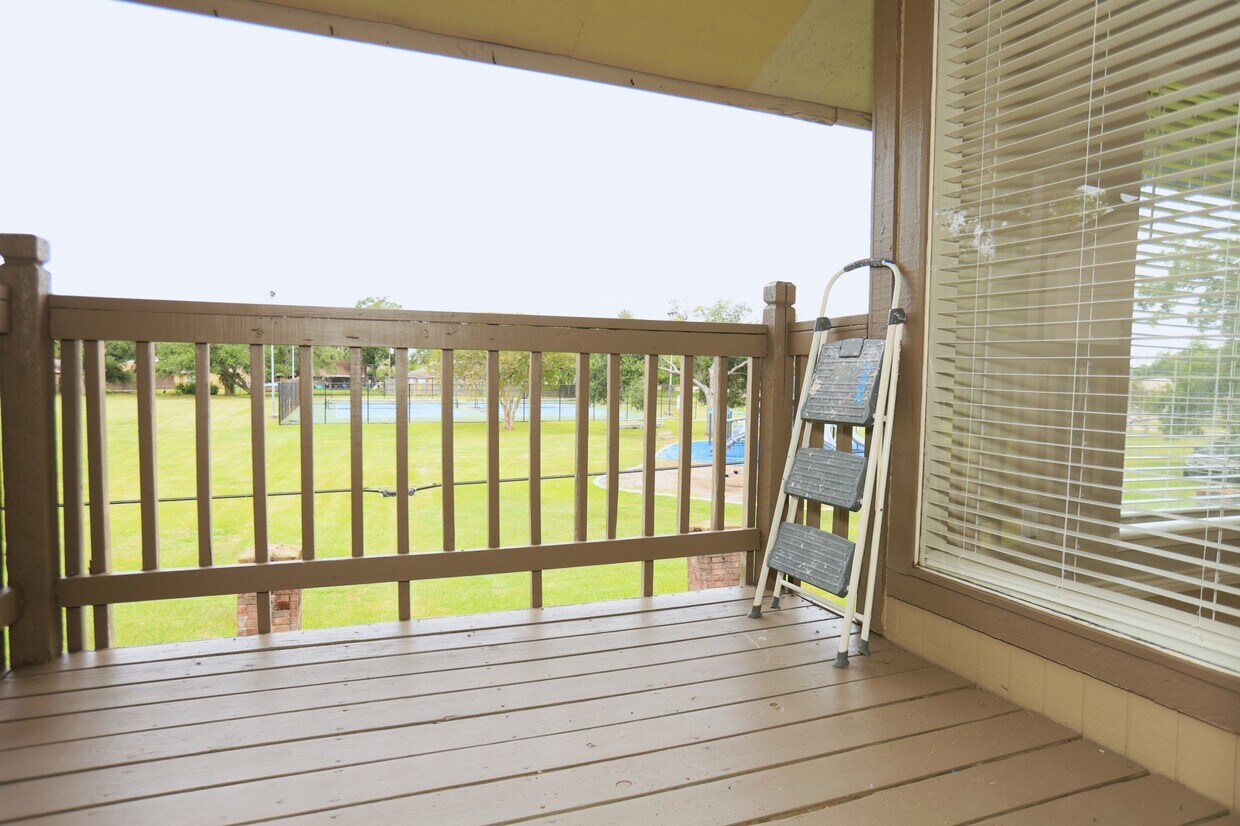 Foto principal - 418 Garland Dr
