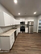 Building Photo - 713 W Adobe Dam Dr