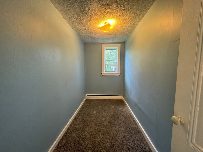 Building Photo - 147 Plummer Rd