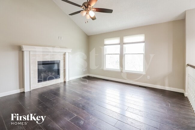 Building Photo - 412 N Crest Dr