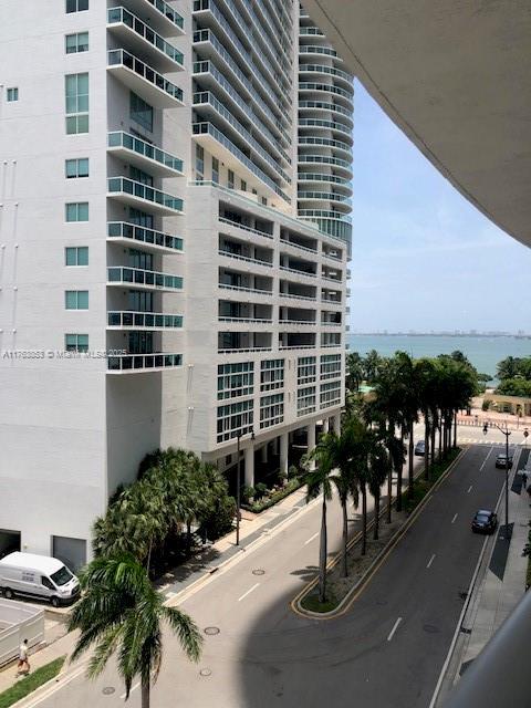 Foto del edificio - 488 NE 18th St