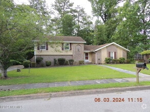 Building Photo - 102 Epworth Dr