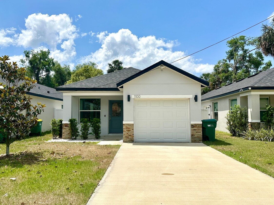 Primary Photo - Live smart & stylish in this modern 3BR Eu...