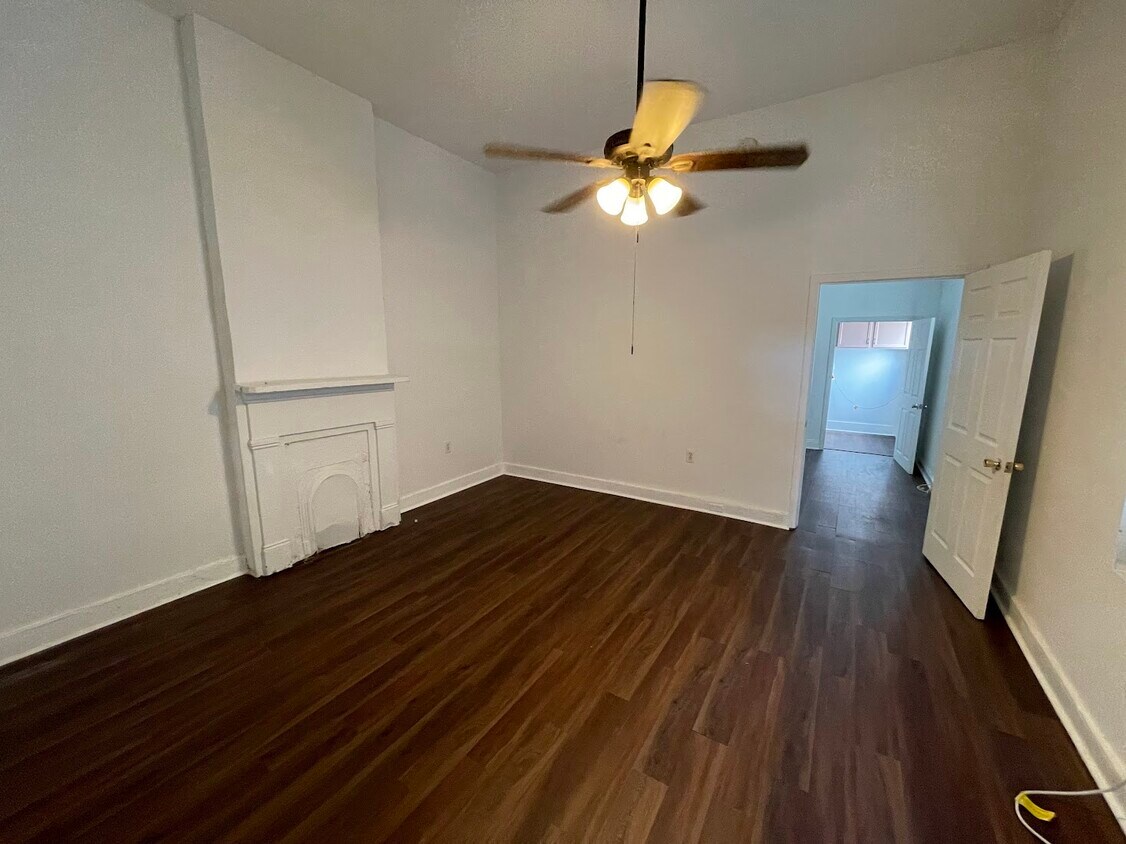 Primary Photo - 2028 3rd St