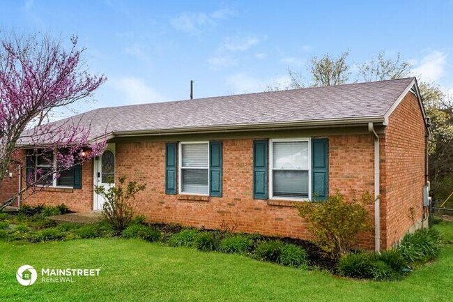 Building Photo - 1303 WOODCREEK DR, LA GRANGE, KY 40031