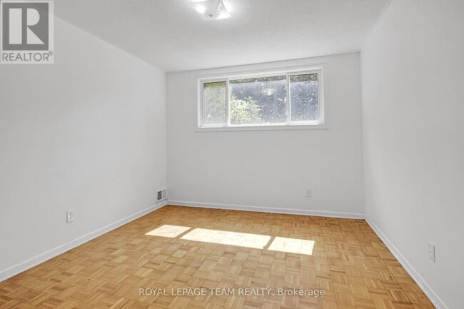 Building Photo - 52 Bowhill Ave