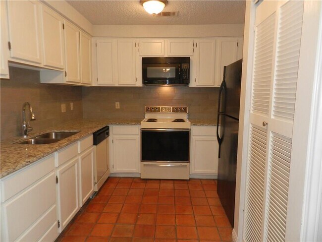 Foto del edificio - 904 W 21st St