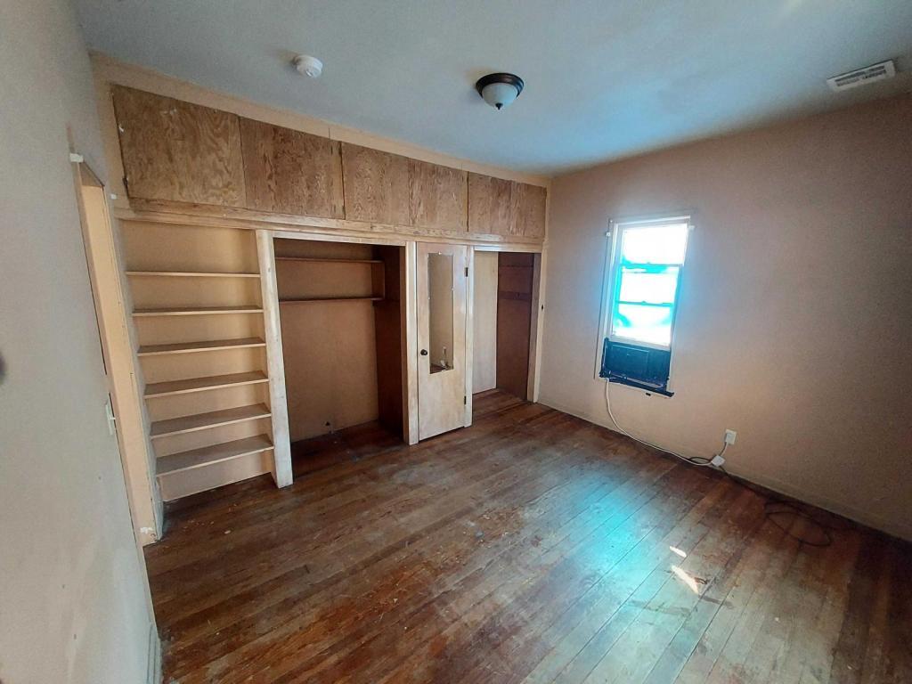 Primary Photo - 116 Park Ave