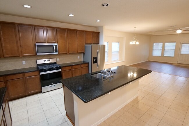 Foto del edificio - 803 Harbor Lakes Ln