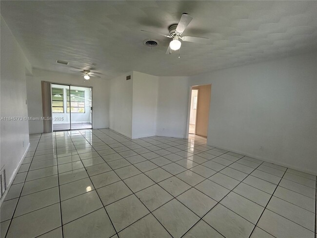 Building Photo - 3620 NW 35th Ave