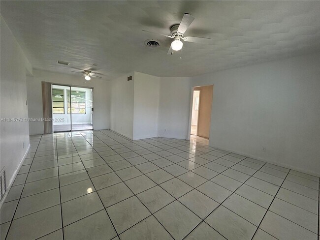 Foto del edificio - 3620 NW 35th Ave