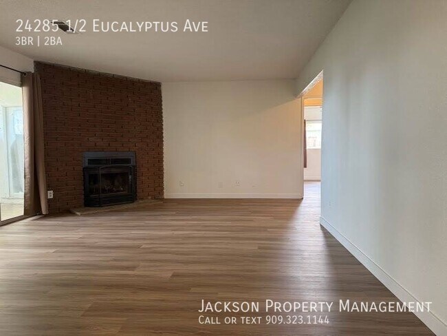 Foto del edificio - 24285 1/2 Eucalyptus Ave-