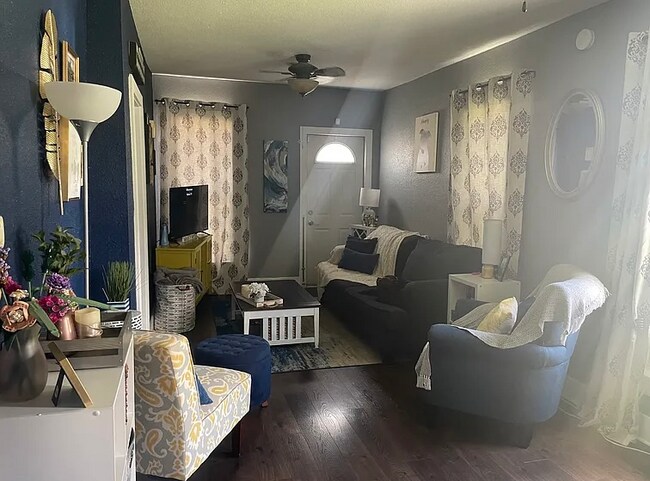 Foto del edificio - 625 Milwaukee Ave NW