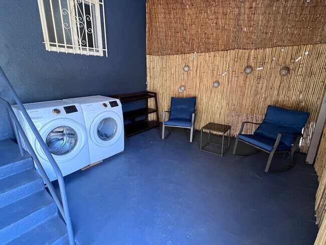 Foto del edificio - 2 Bedroom Condo in Los Angeles