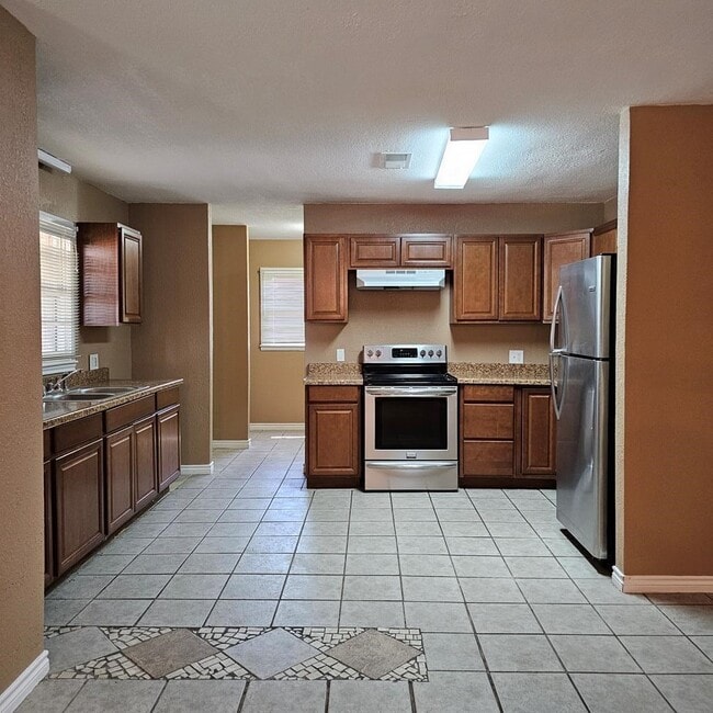 Foto del edificio - 801 W Golf Course Rd