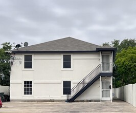 Building Photo - 2906 Flores Ave