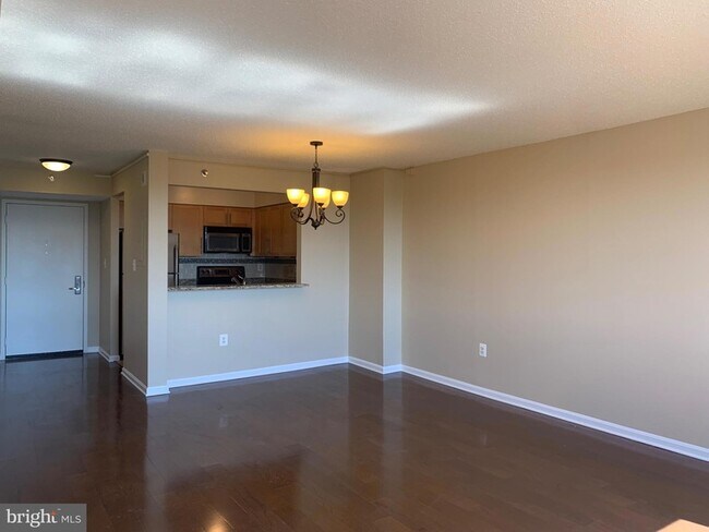 Photo - 10101 Grosvenor Pl Apartment